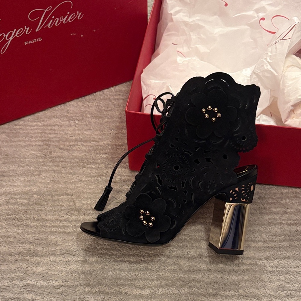 Roger Vivier booties